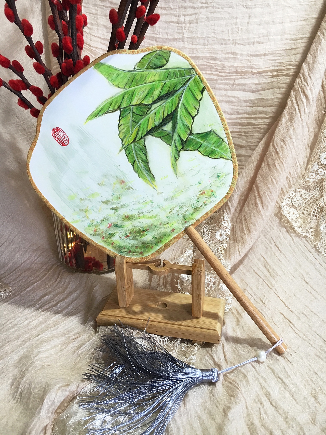 原创手绘团扇《雨打芭蕉》