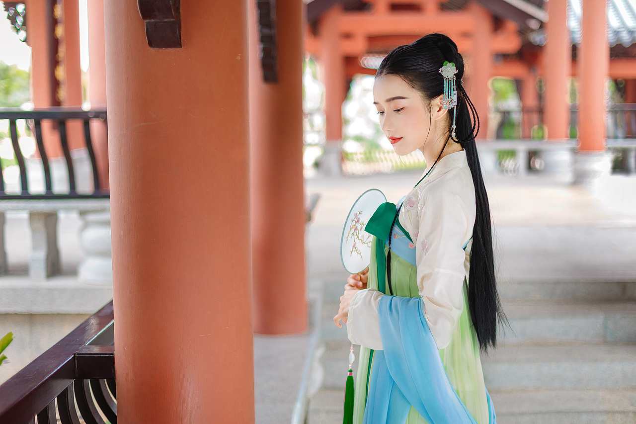[汉服]汉裳芳华-俏春纱 齐胸襦裙（图ZMTE3MDcxNDMy） - 人像摄影 - 站酷设计师小肥熙熙爸爸原创素材 - 站酷ZCOOL