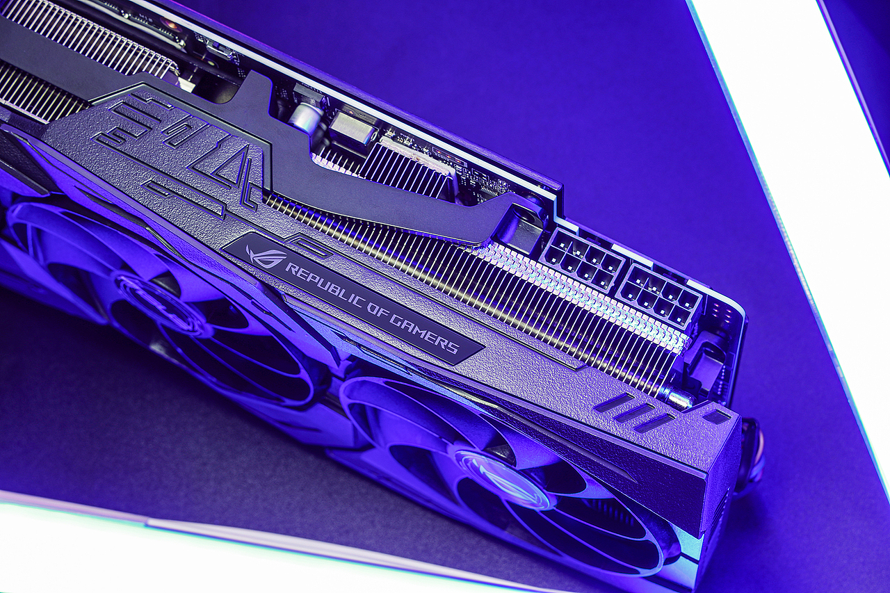 华硕rtx 2080 super显卡图赏