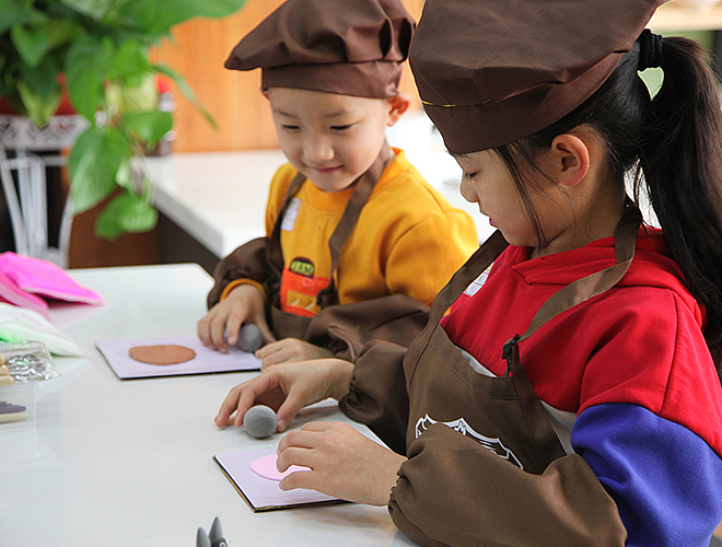 陶艺吧,陶艺休闲馆,陶艺体验店,时指间,陶艺店,开陶艺店,陶艺店加盟,加盟陶艺店