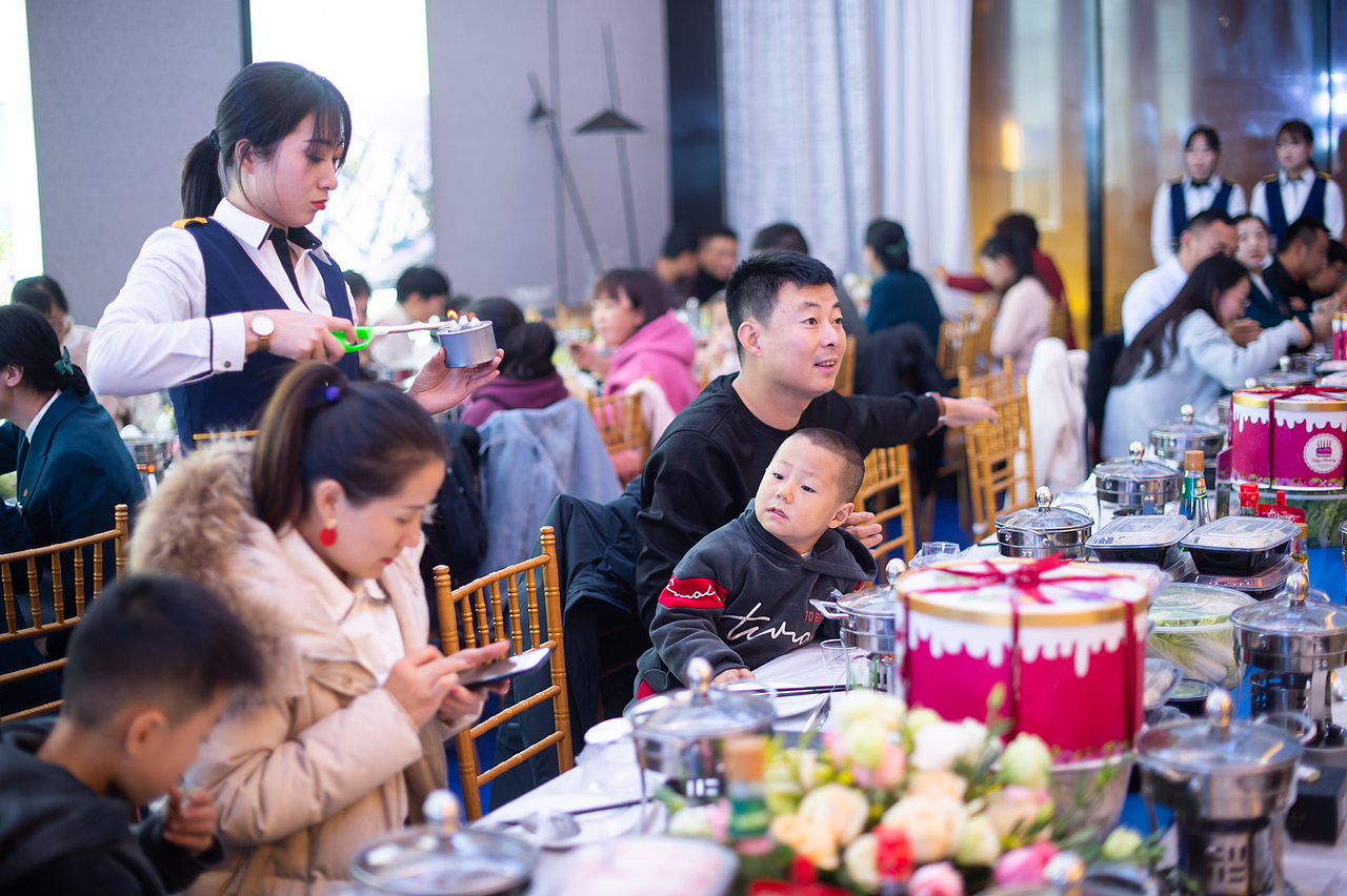 客户答谢暖场火锅宴（融创世樾城）（图ZMTkwNjA5Njcy） - 人文/纪实摄影 - 站酷设计师放狼的小羊原创素材 - 站酷ZCOOL