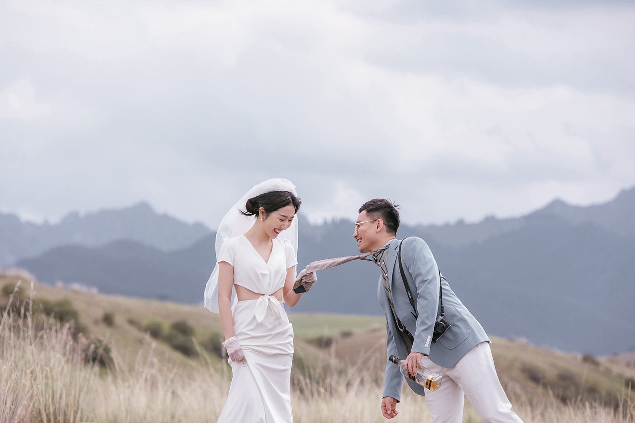 《最美的时光相遇》新疆旅拍乌鲁木齐婚纱照客片分享（图ZMjU2MzYzMTMy） - 婚礼摄影 - 站酷设计师新疆四仟纪摄影原创素材 - 站酷ZCOOL