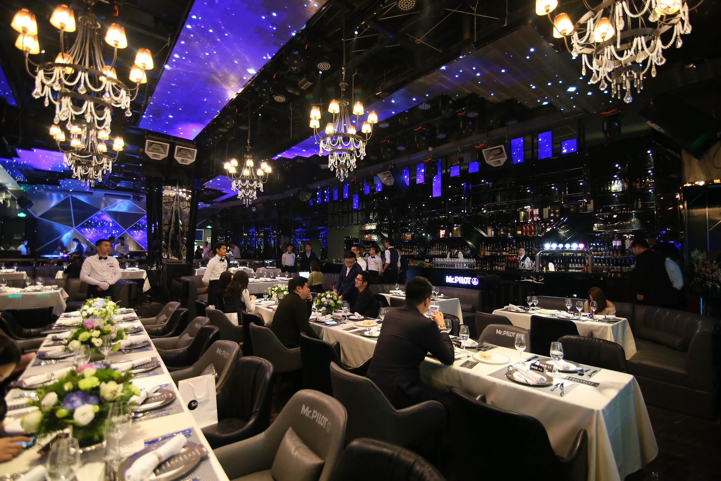 飞行先生音乐餐吧现场