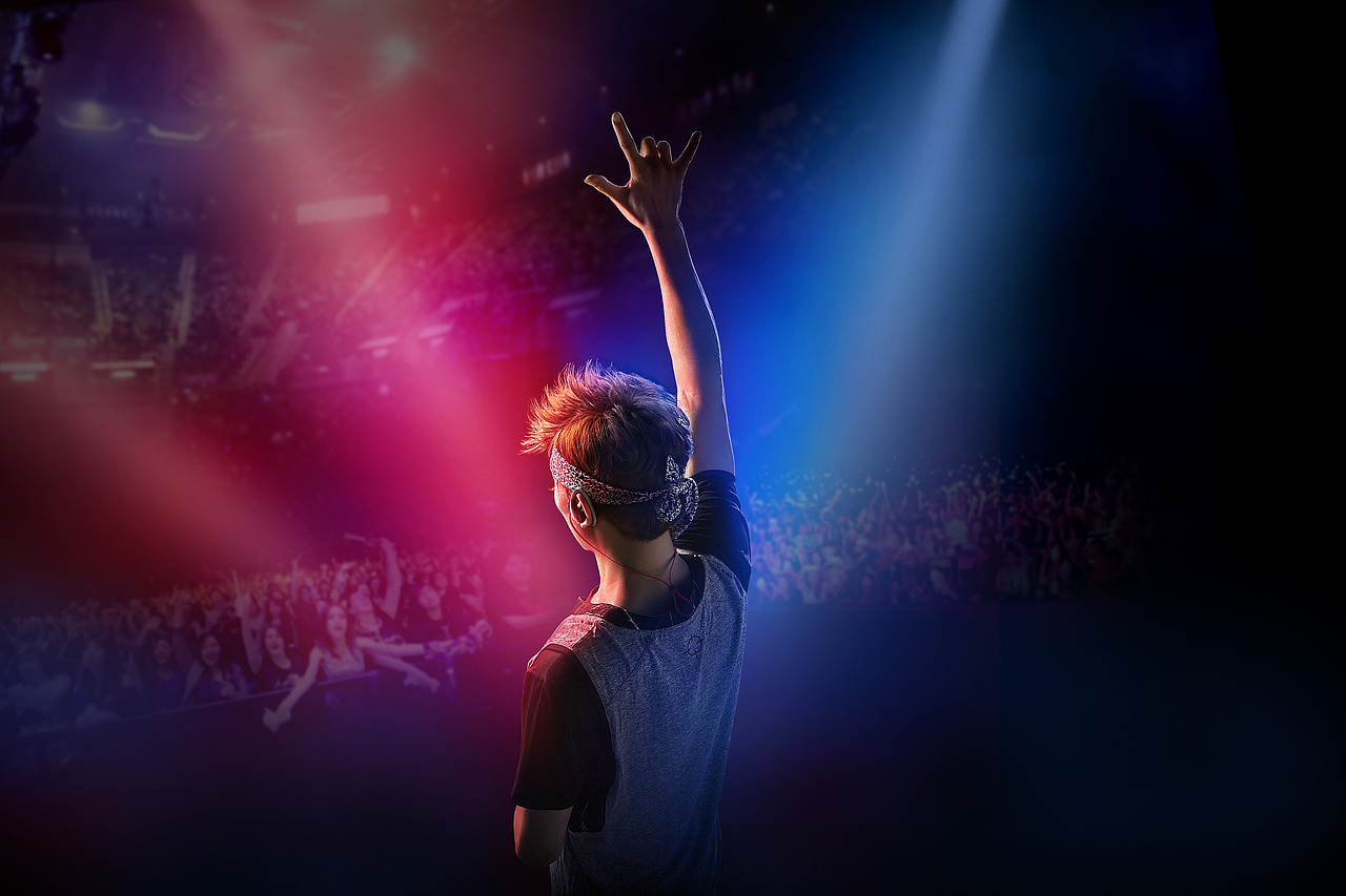 手机壳与蓝牙耳机人物拍摄篇（图ZNjUzNTEzMDg=） - 人像摄影 - 站酷设计师花鸡舍原创素材 - 站酷ZCOOL