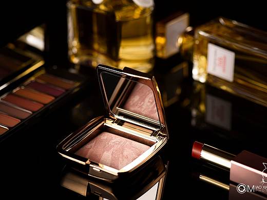 Hourglass 腮紅拍攝（個人主頁-ZMjU3Mzk2MDA=） - 產(chǎn)品攝影 - 站酷設(shè)計師喝茶的貓原創(chuàng)素材 - 站酷ZCOOL