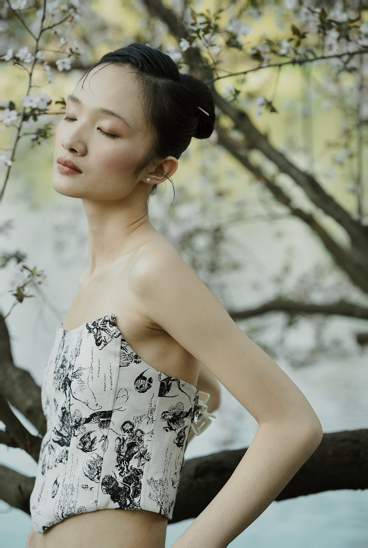 苗族少女（图ZMzM0NTUxNDk2） - 人像摄影 - 站酷设计师挚雅Chara原创素材 - 站酷ZCOOL