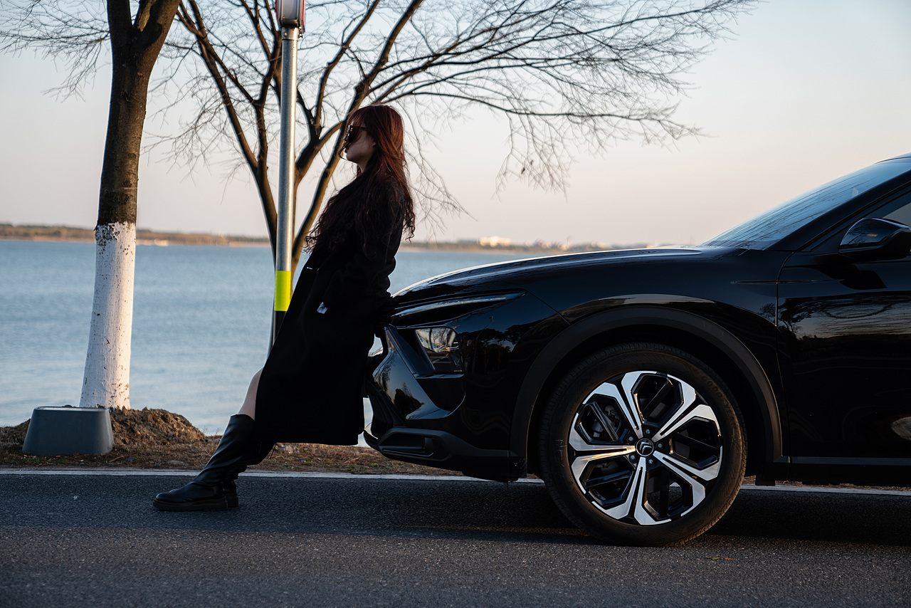 城市湖畔 • 法式浪漫 • 邂逅凡尔赛C5X