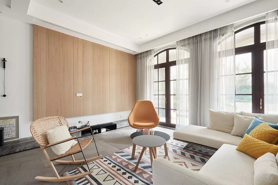 面朝青山湖,春暖花又开的度假风大宅