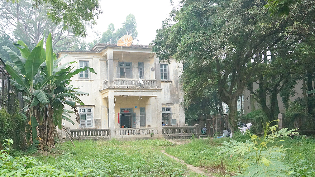 这样的古宅。。。不知道晚上闹鬼么。。。