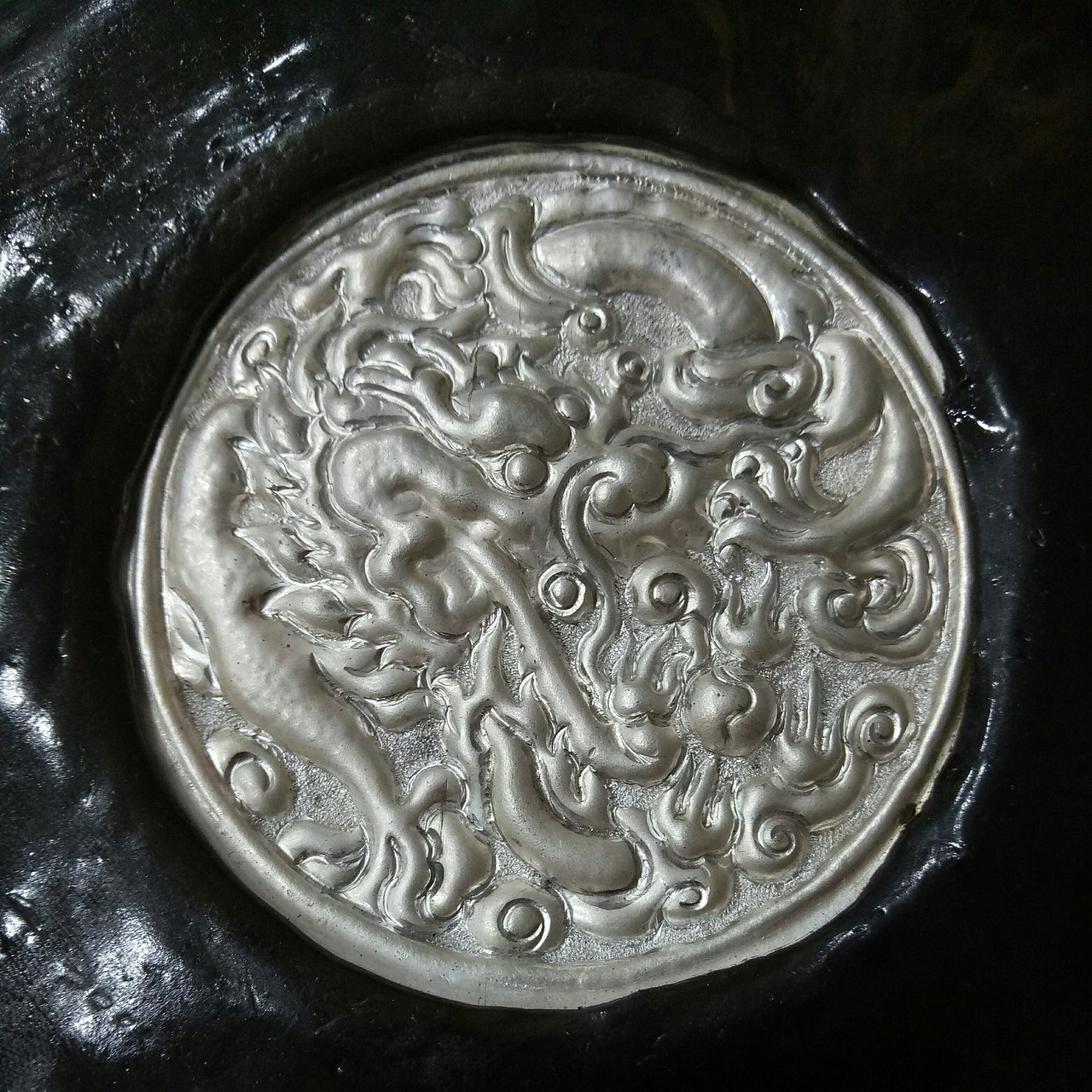 中国传统金属錾刻工艺作业