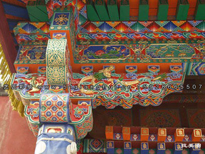 【藏式寺庙彩绘中的梁脚,撑工,雀替部位的彩画】