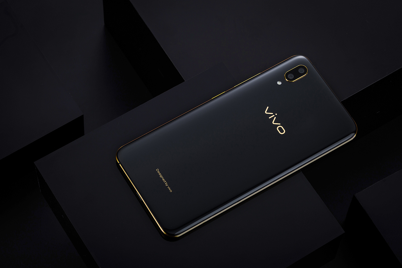 vivo X21黑金屏幕指纹版图赏,传说半年打磨黑金