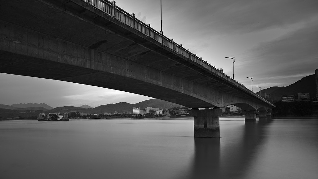 家旁边的桥，它比我小三岁。（图ZNjgwOTUzMg==） - 环境/建筑摄影 - 站酷设计师今天没洗头原创素材 - 站酷ZCOOL