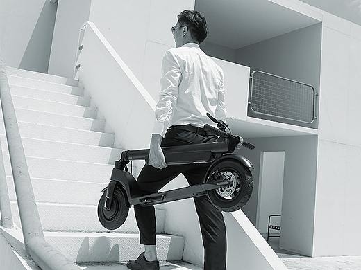 X8电动滑板车-简约海报风