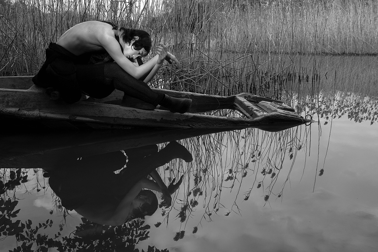 挑灯寻人（图ZMTk2NjIwMjg0） - 时尚/艺术摄影 - 站酷设计师ChristianWu大雄原创素材 - 站酷ZCOOL