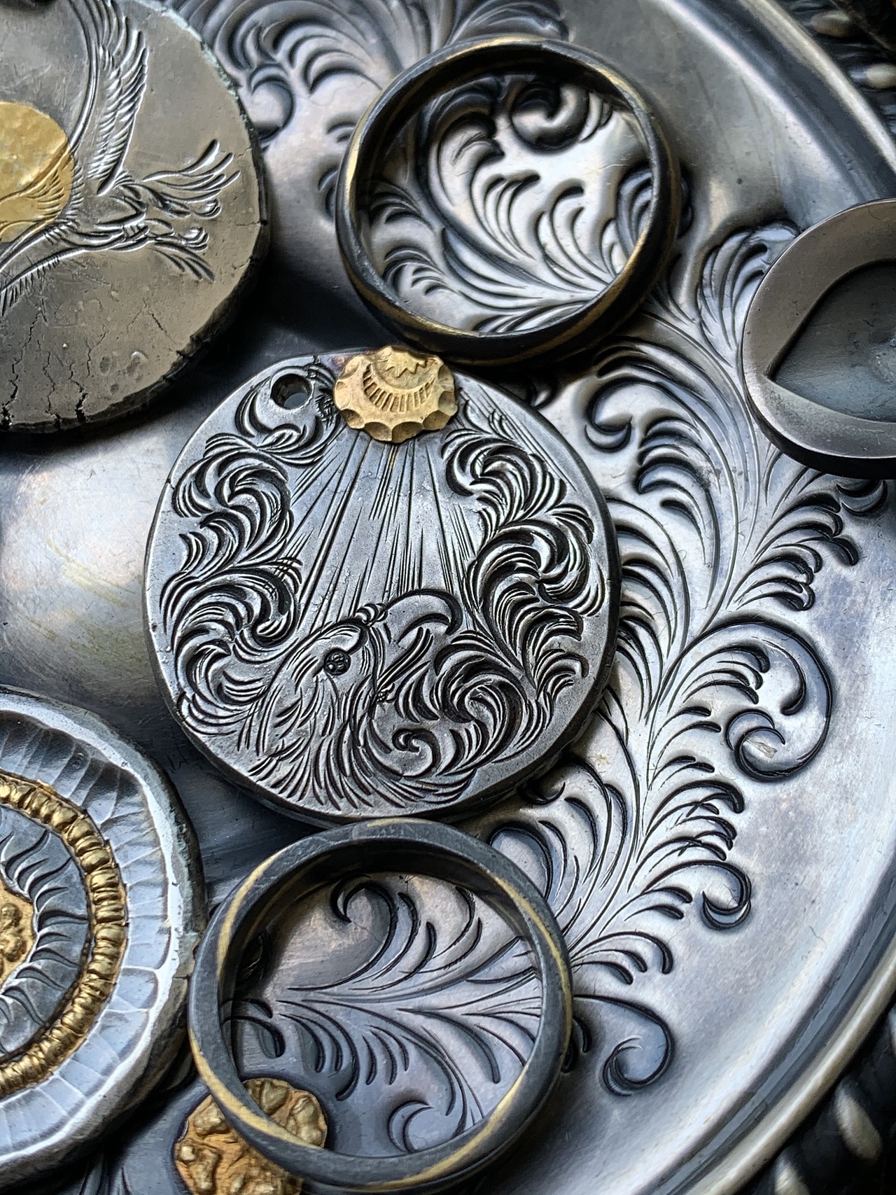 手工錾刻唐草吊坠