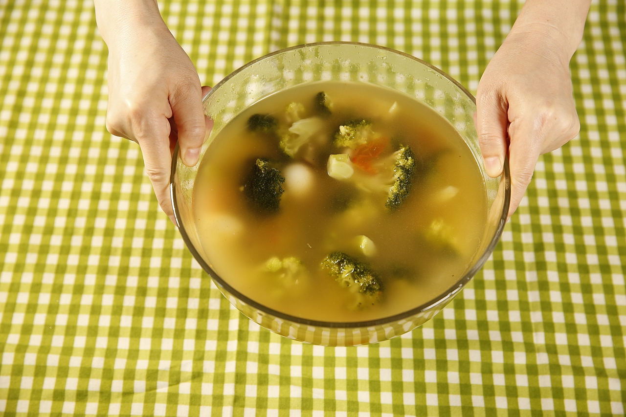 手捧美食（图ZNzIxNDQxMDQ=） - 产品摄影 - 站酷设计师zggezi原创素材 - 站酷ZCOOL