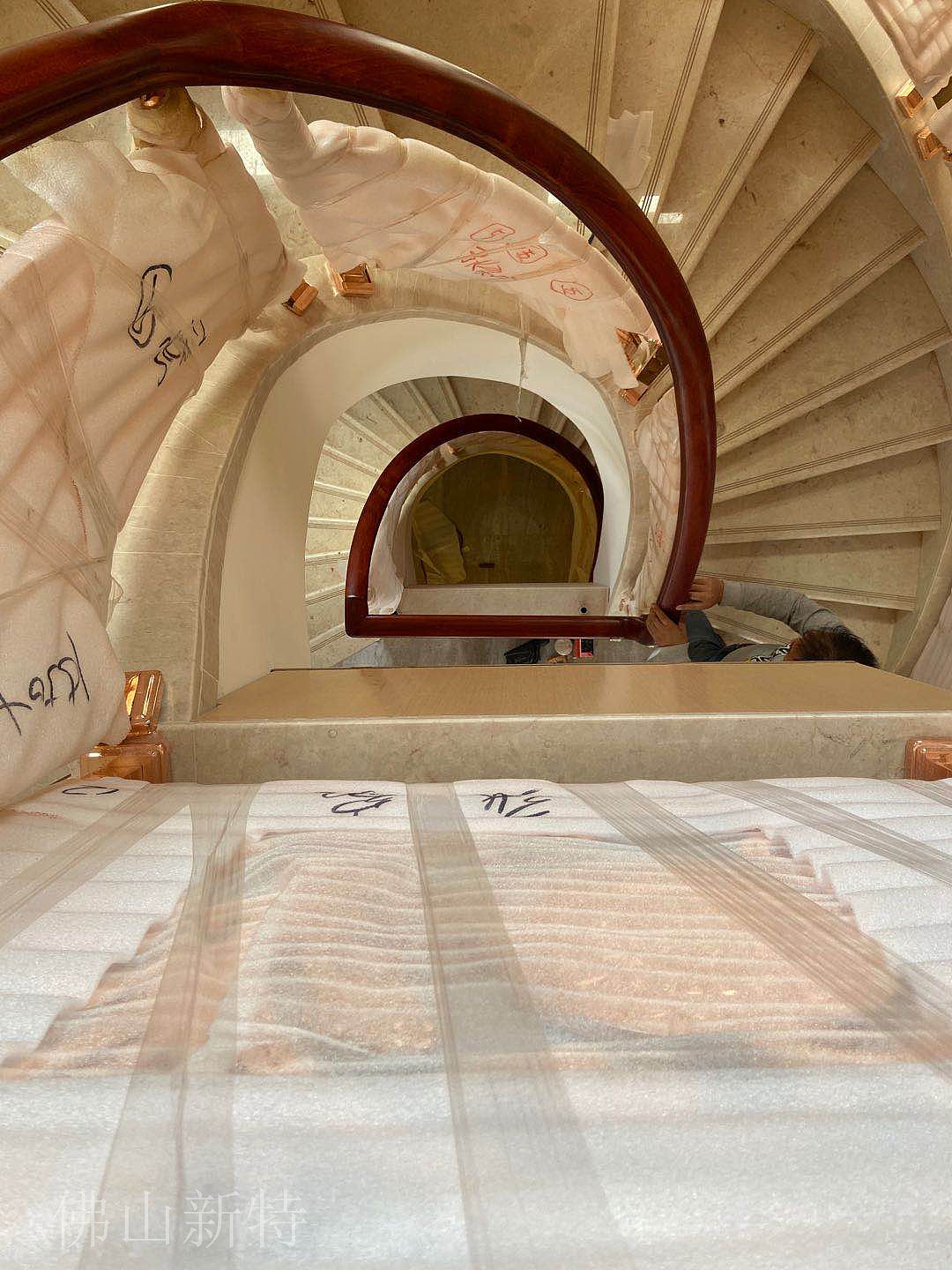 精装L型铜楼梯镀金色扶手欧式轻奢款