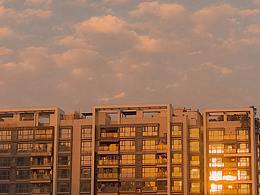 手持烟火以谋生，心怀诗意以谋爱