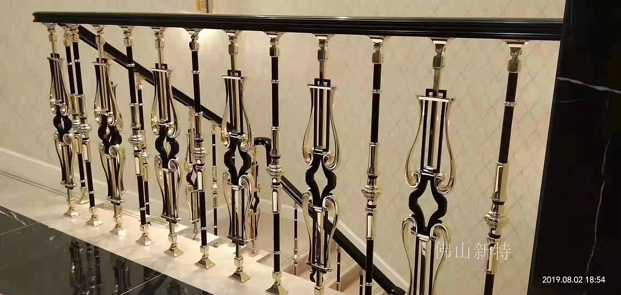 铝艺楼梯栏杆立柱简单介绍