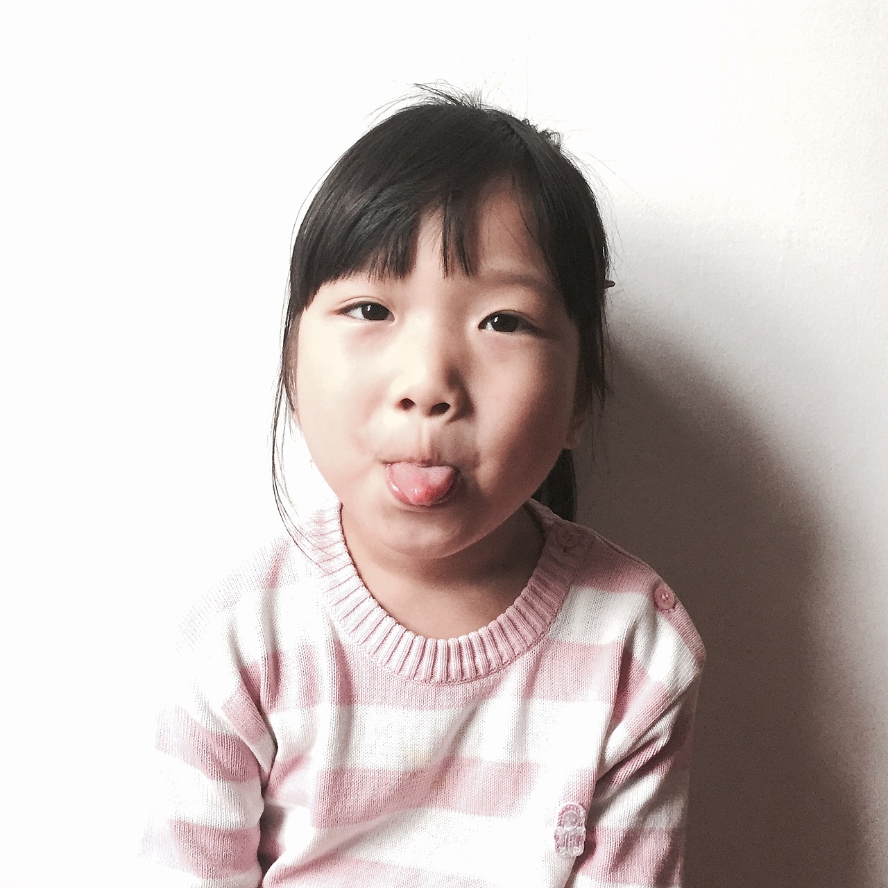 Little girl（图ZMjk3NjcxMDQ=） - 人像摄影 - 站酷设计师月殿原创素材 - 站酷ZCOOL