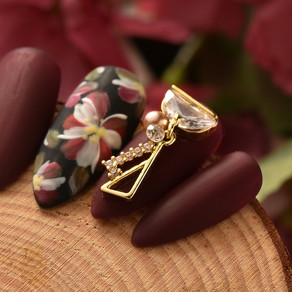 美甲饰品复古风拍摄 暗调摄影产品 暖色调拍摄产品摄影（图ZMTk4MzM2MjA0） - 产品摄影 - 站酷设计师海之南者原创素材 - 站酷ZCOOL