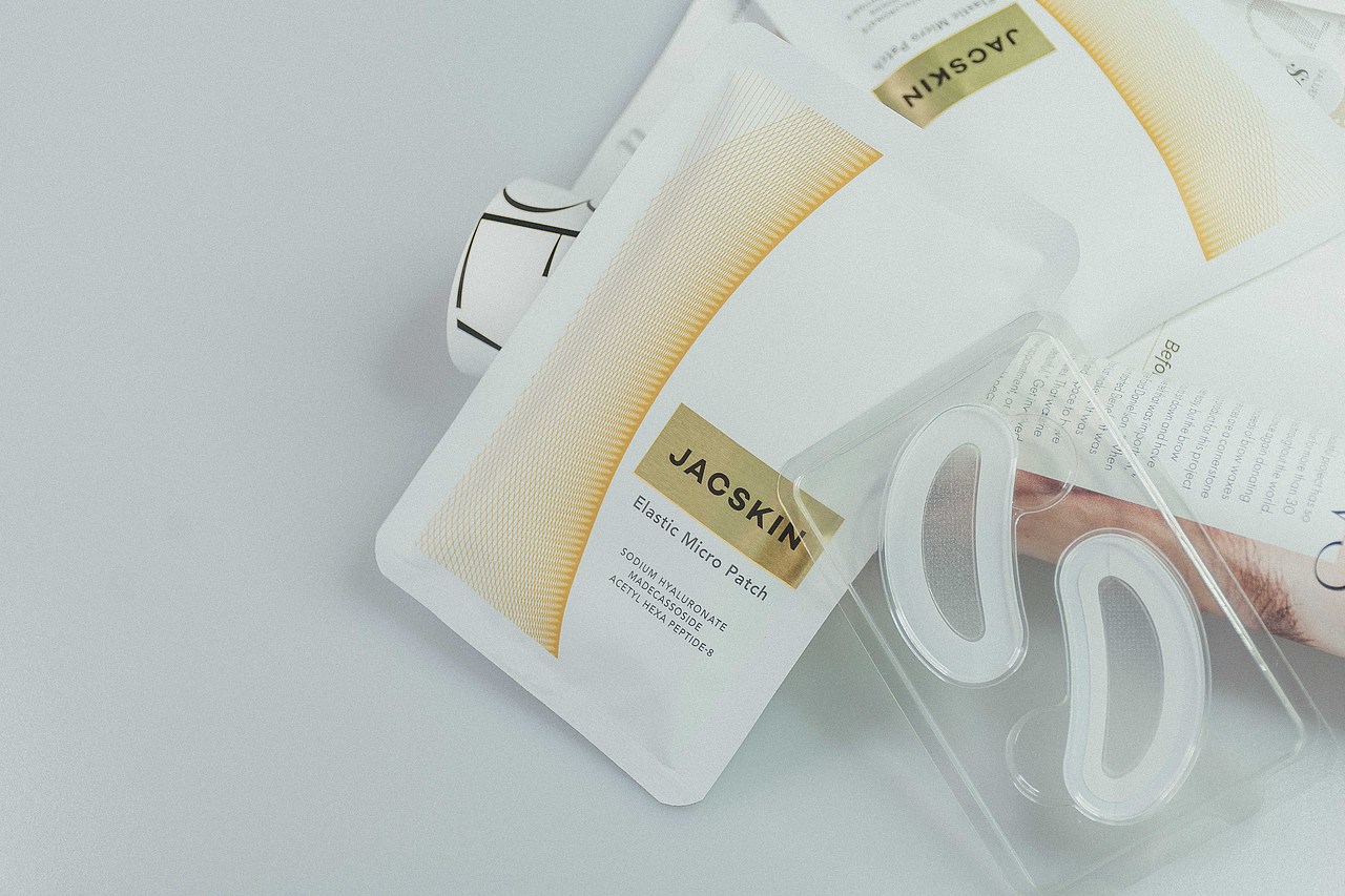 张芳甄选微针眼贴