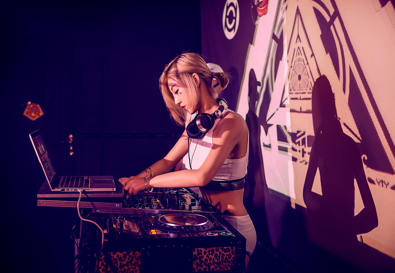 如果我是DJ（图ZMTk1Mjg2Nzky） - 人像摄影 - 站酷设计师摄影师因果律原创素材 - 站酷ZCOOL