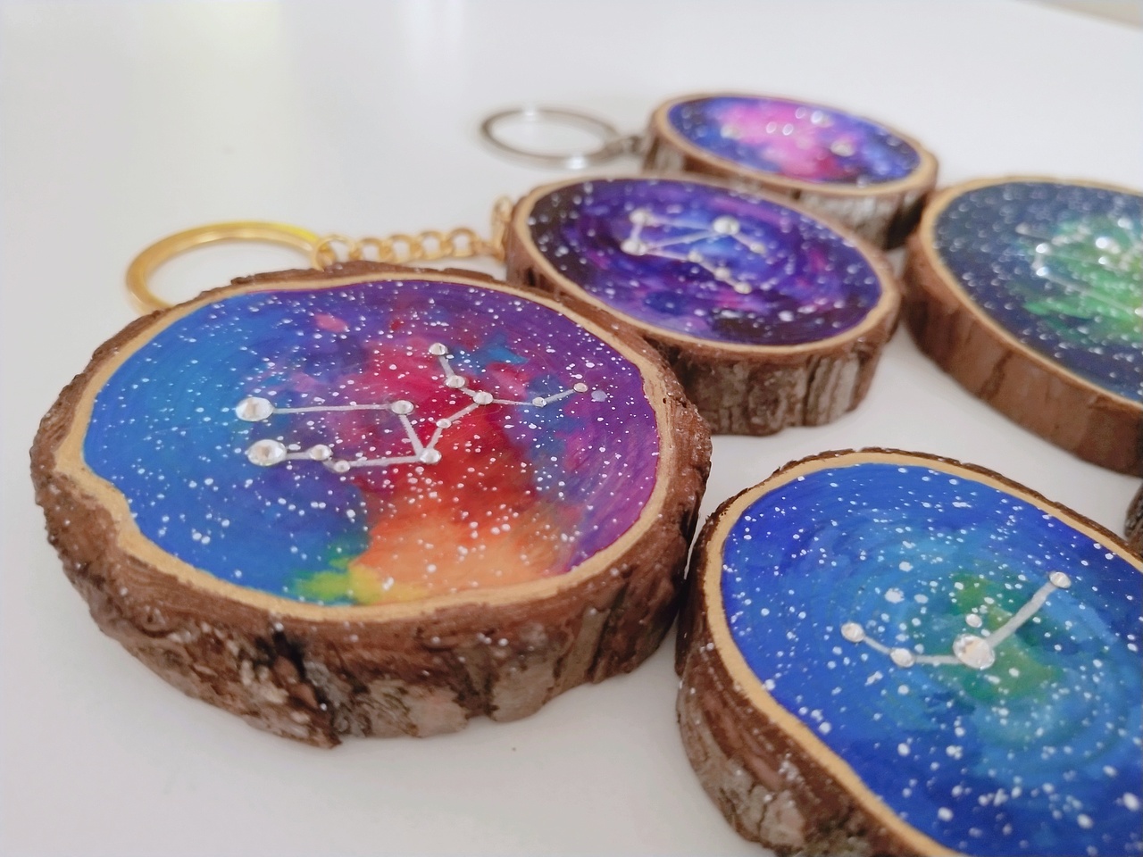 木片画水彩星空