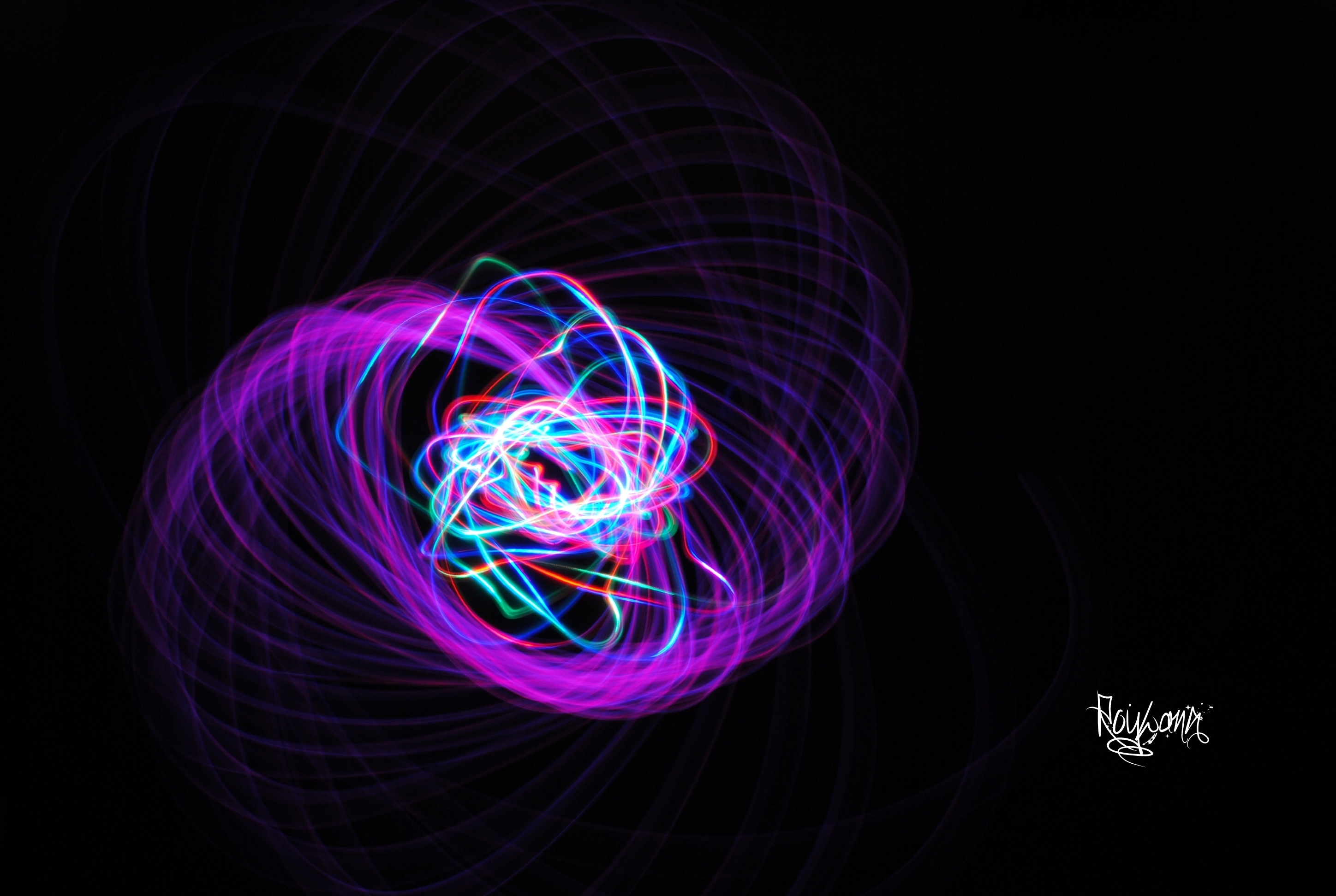 roywang 2011 light graffiti 光绘新作 美丽的线条 绝非ps