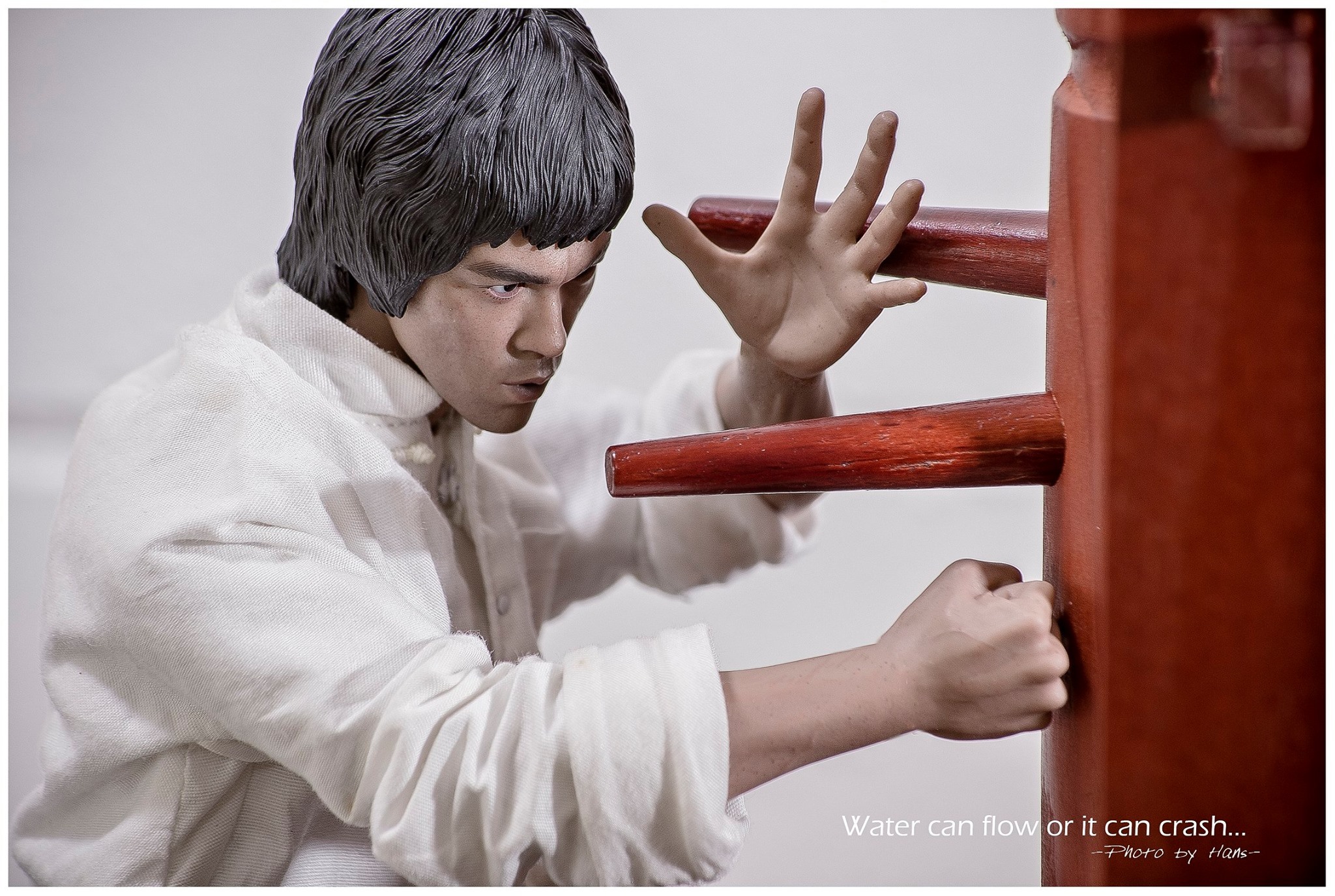 hot toys-李小龙_ be water