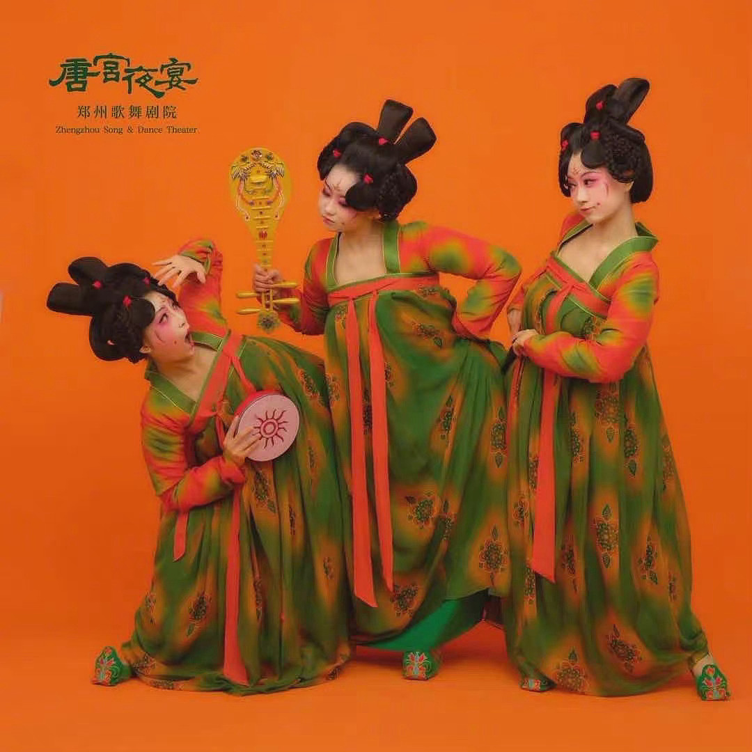 设计小怪兽姐妹装森林公园彩平图在西溪湿地的我标签唐宫夜宴手绘插画
