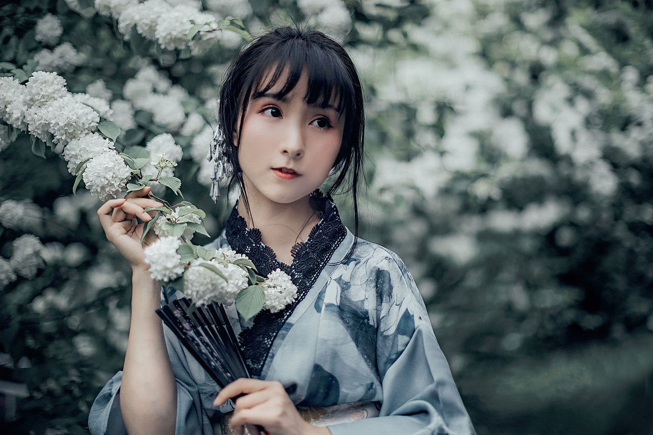 和服 绣球花 （第一次来站酷玩，嘿嘿）（图ZMTEzMDMzMTE2） - 人像摄影 - 站酷设计师李子木LZM原创素材 - 站酷ZCOOL