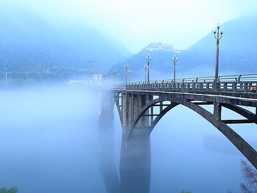 新安江迷雾