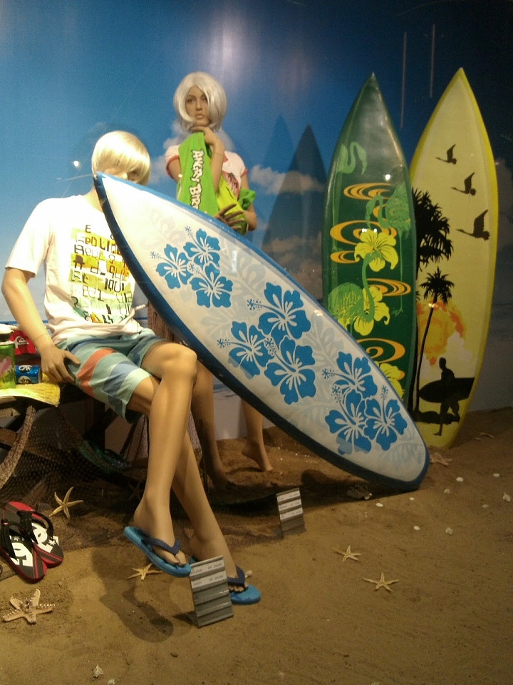 夏季橱窗——浪板道具等展示定制