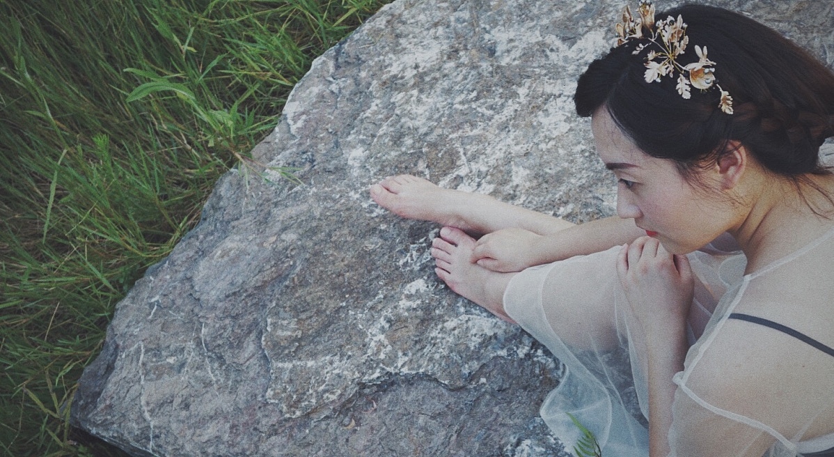 黃昏是我一天中視力最差的時候（圖ZNzE5MzAwNjA=） - 人像攝影 - 站酷設(shè)計師柒柒Qiii1024原創(chuàng)素材 - 站酷ZCOOL