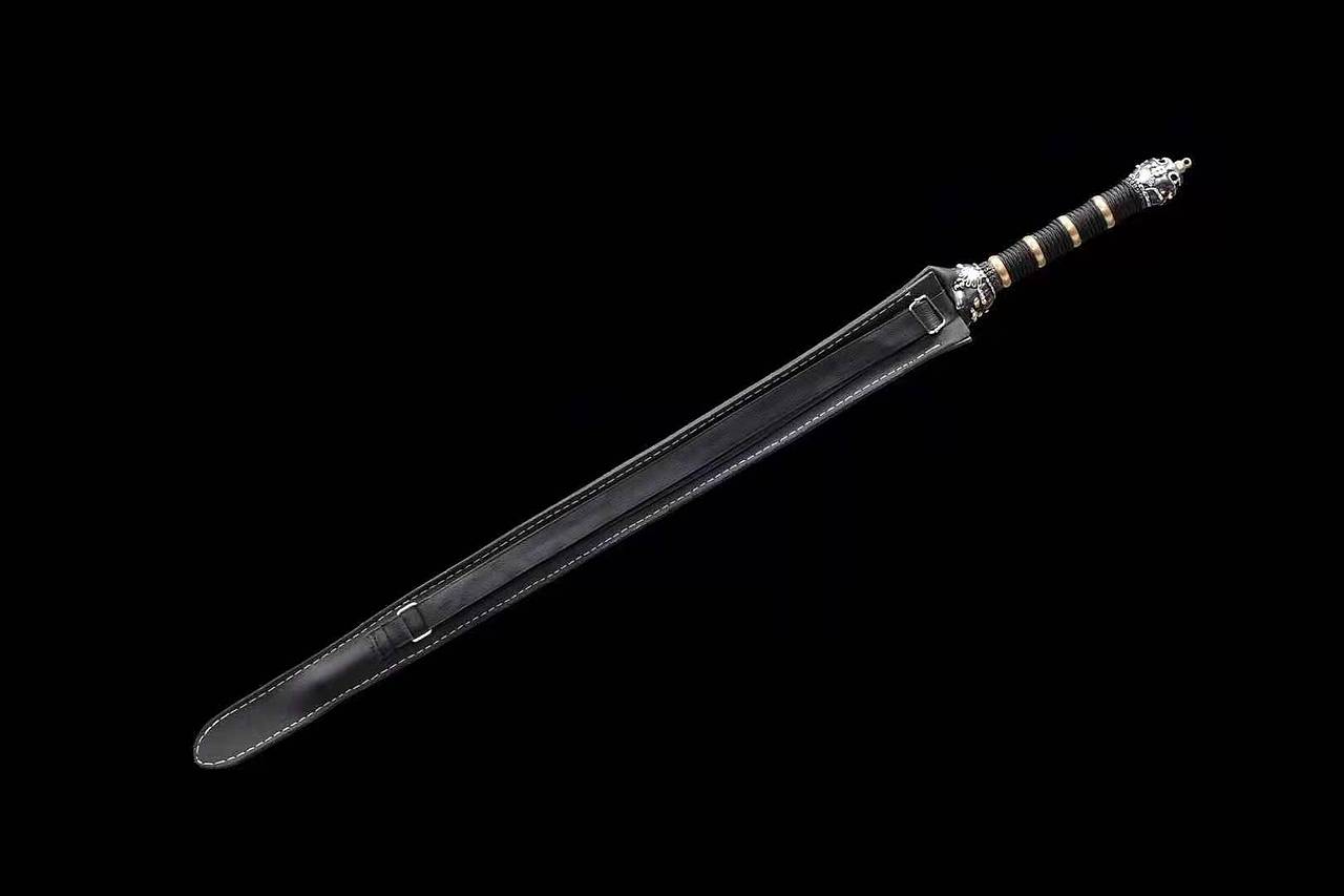 高级箍铜兽吞竹节钢鞭和风堂美术刀剑