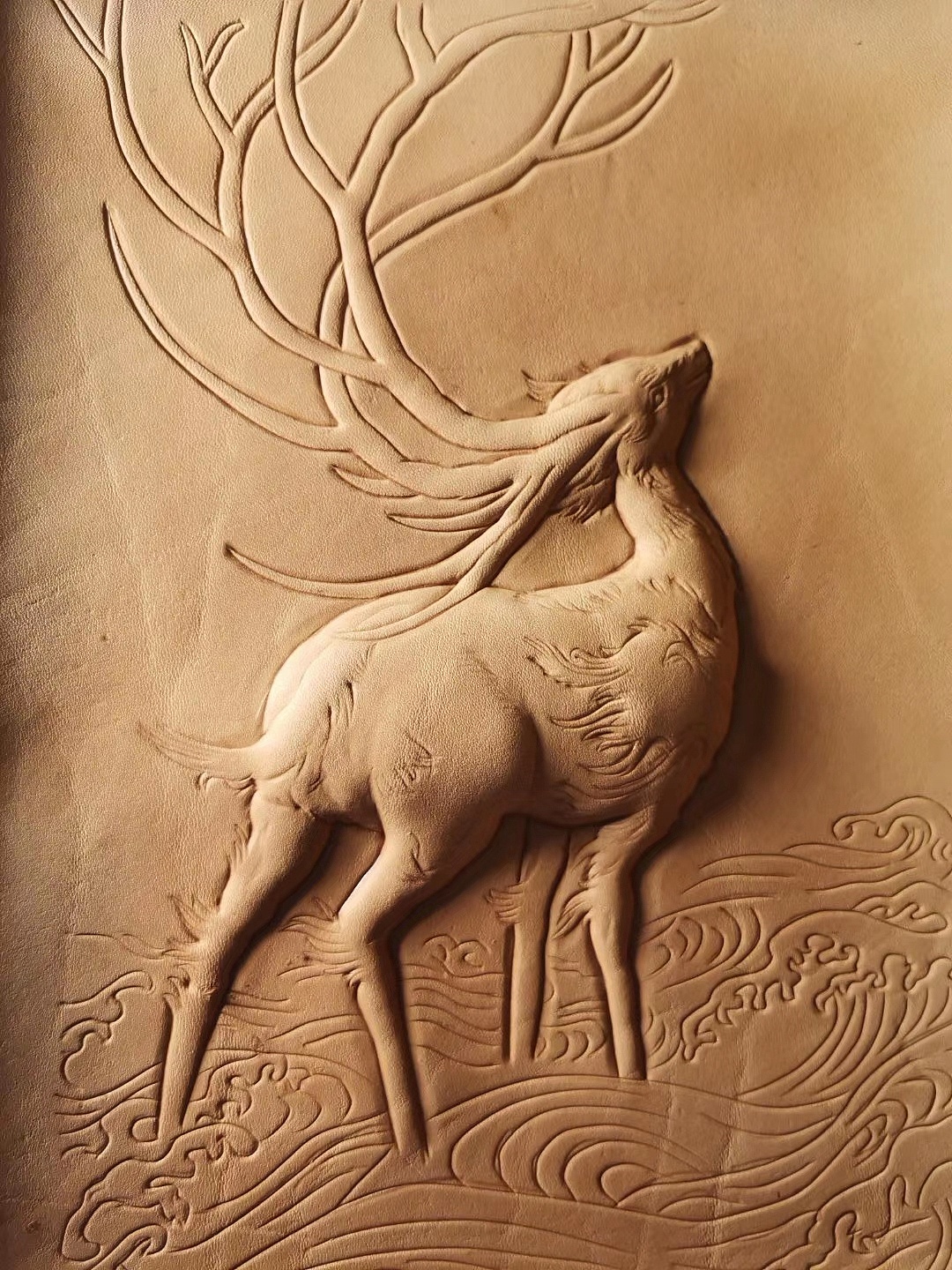 皮雕塑新作品"夫诸"