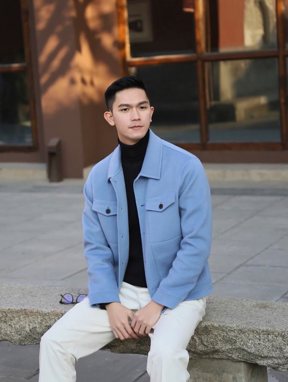 想见见照片里的人