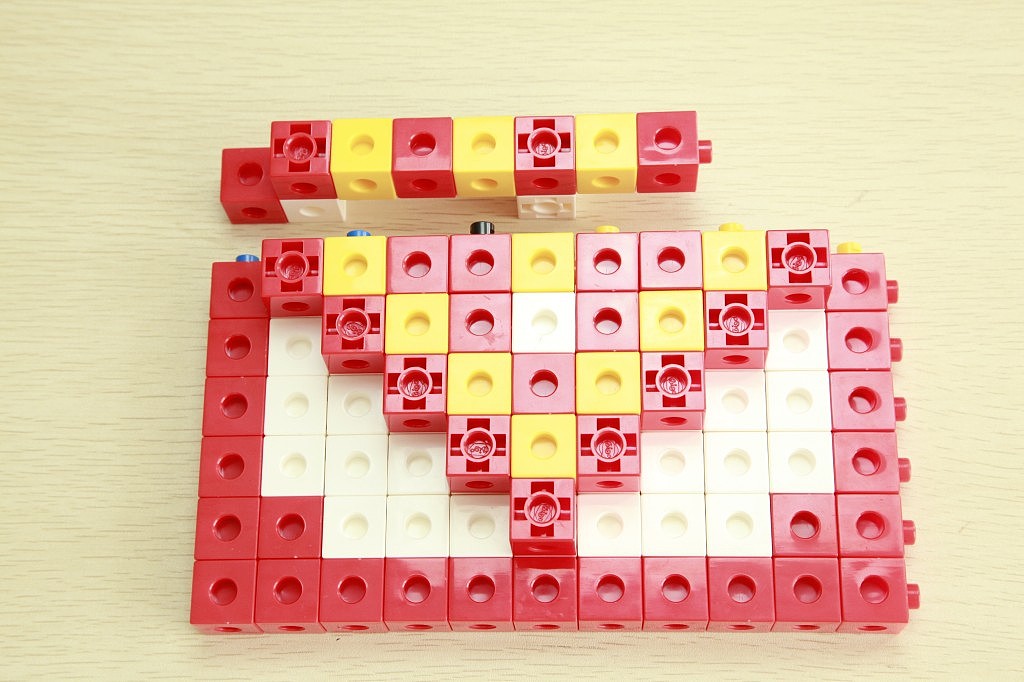 一款简单的玩具组装定格动画制作。