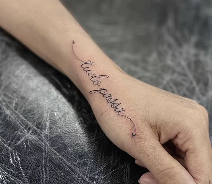 小纹身合集精致的字母纹身和花朵.西安纹身佳佳刺青