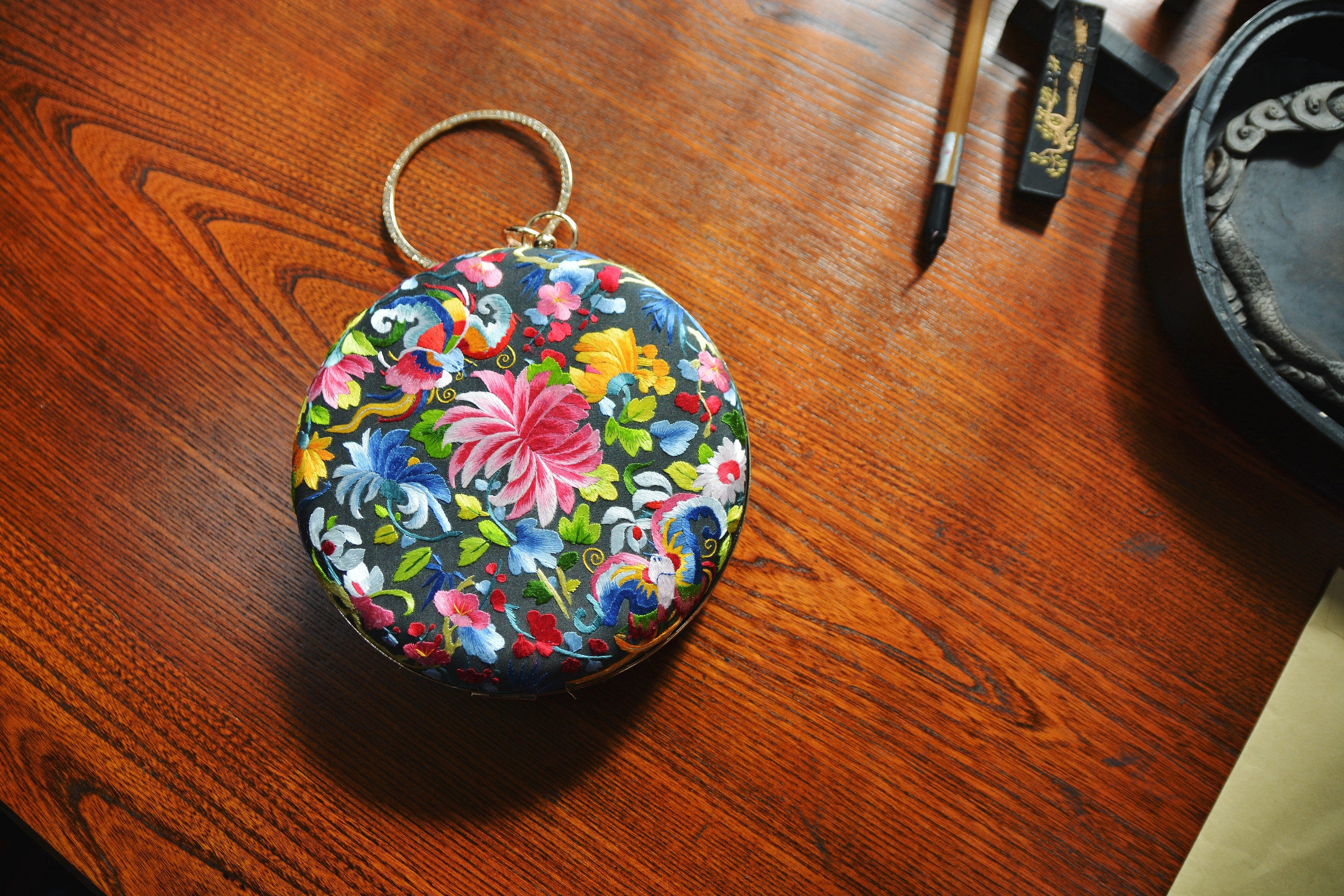 一席文创 苏绣口金包