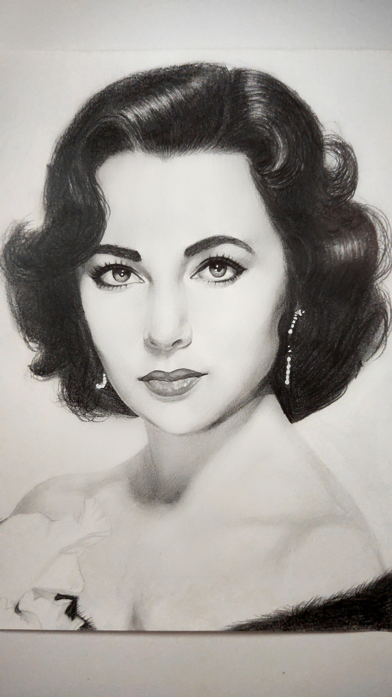 铅笔手绘伊丽莎白泰勒