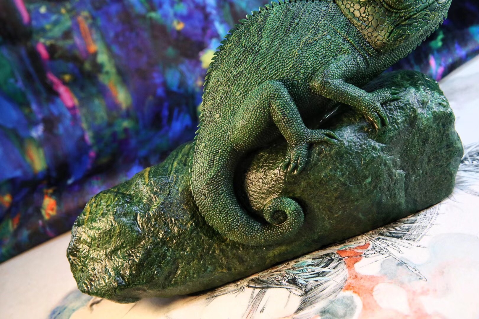 广绿玉变色龙摆件