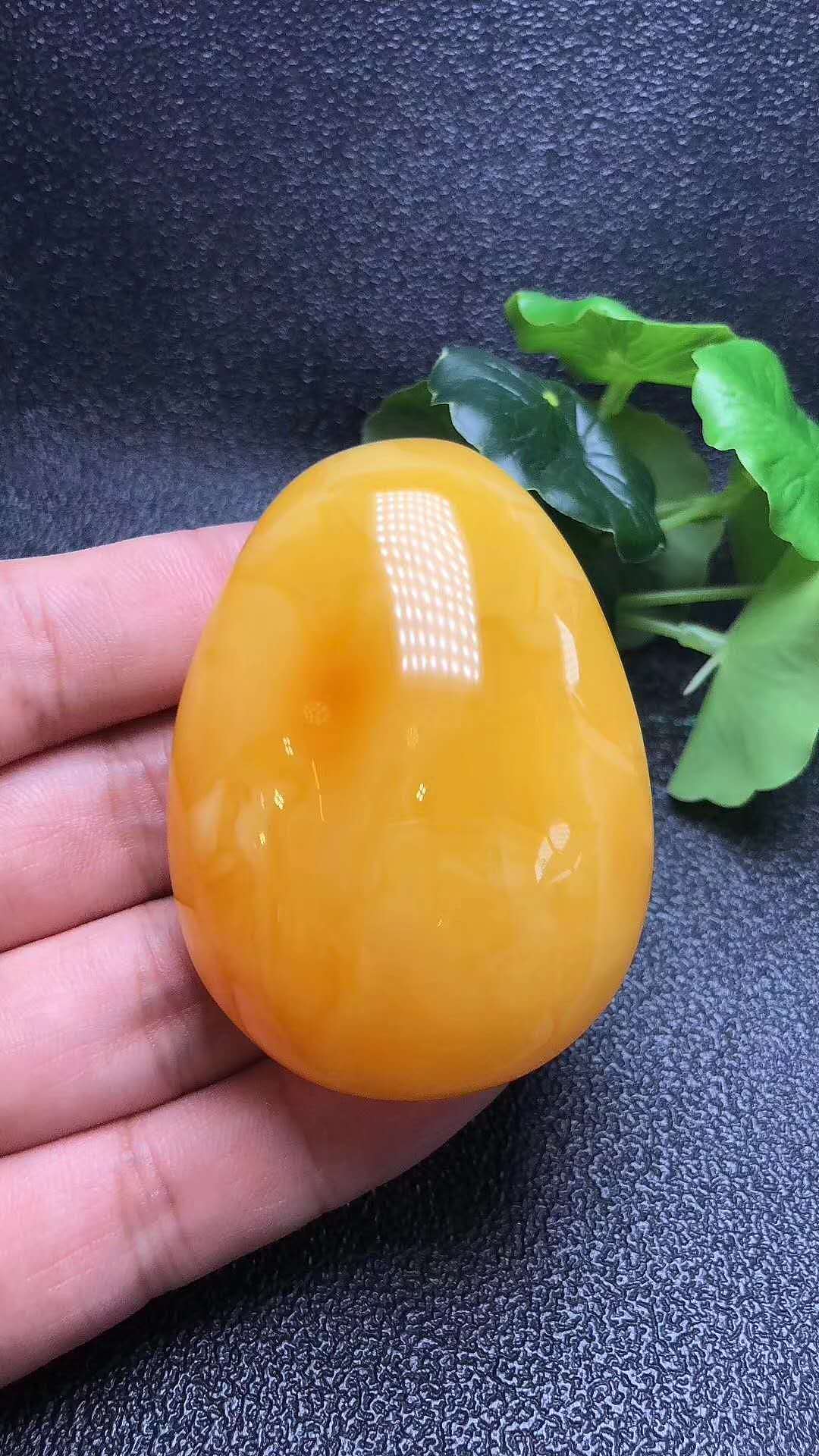 天然鸡油黄蜜蜡吊坠