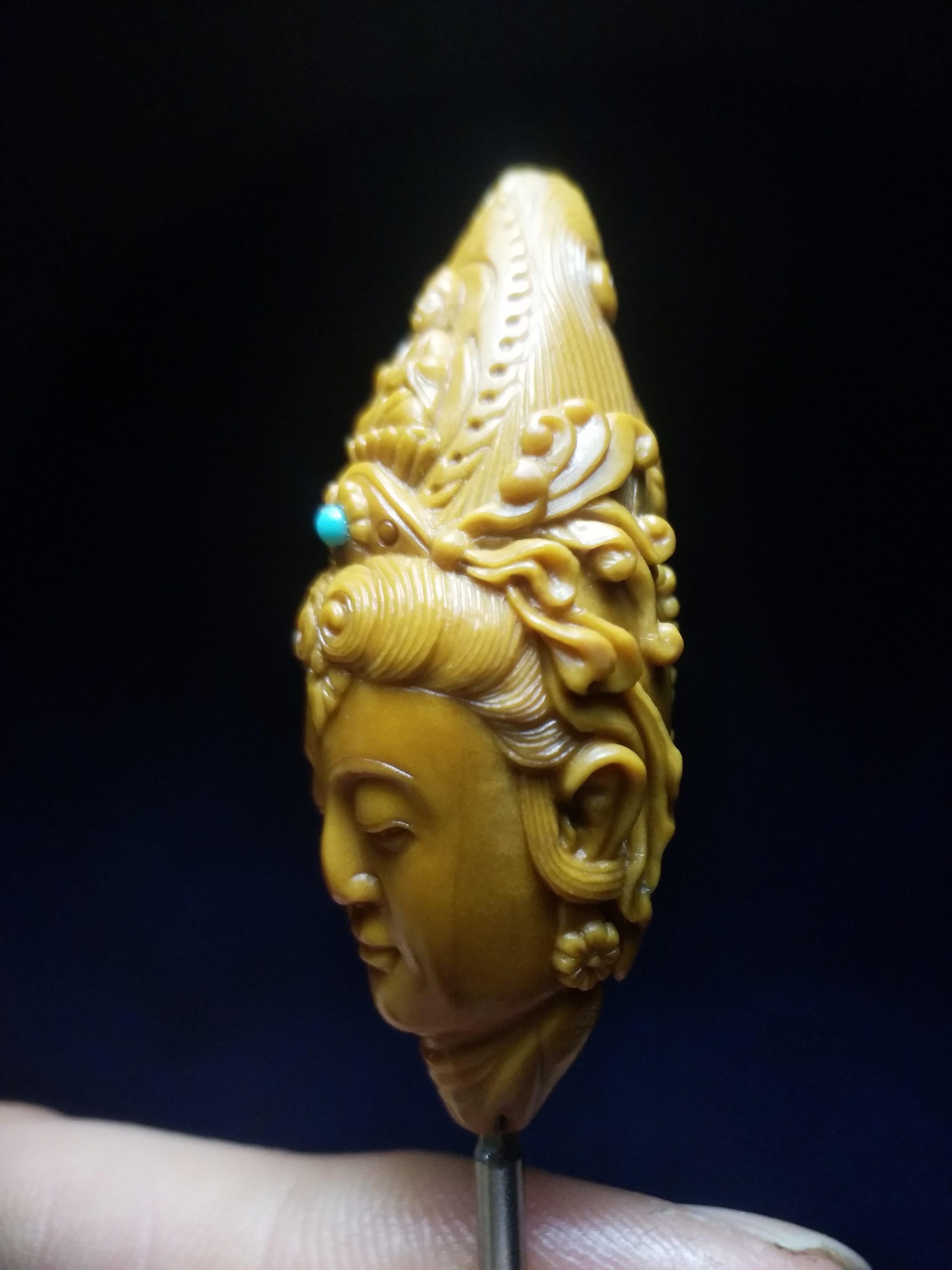 橄榄核雕菩萨