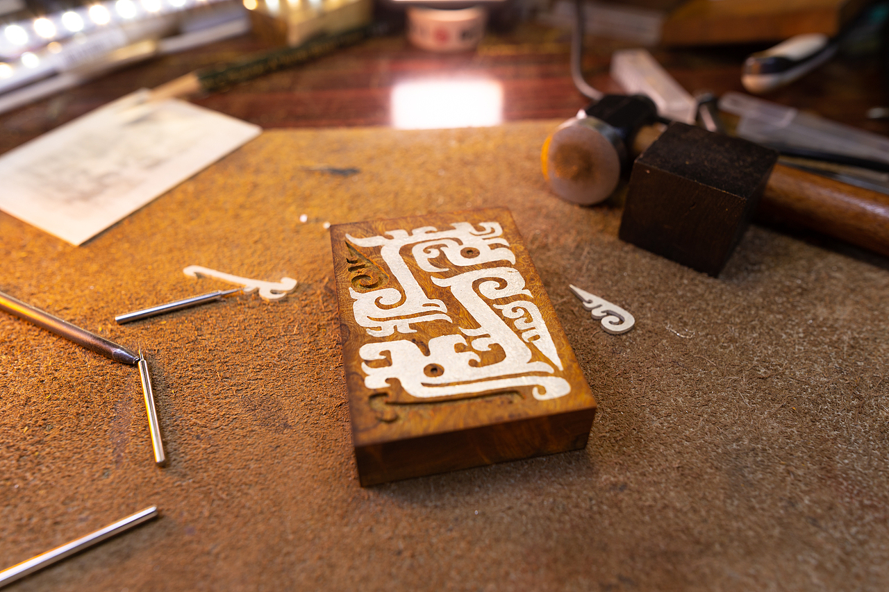 沙漠铁木嵌银，战国龙纹（图ZMjkwMjQ1OTEy） - 其他手工艺 - 站酷设计师易水癫原创素材 - 站酷ZCOOL