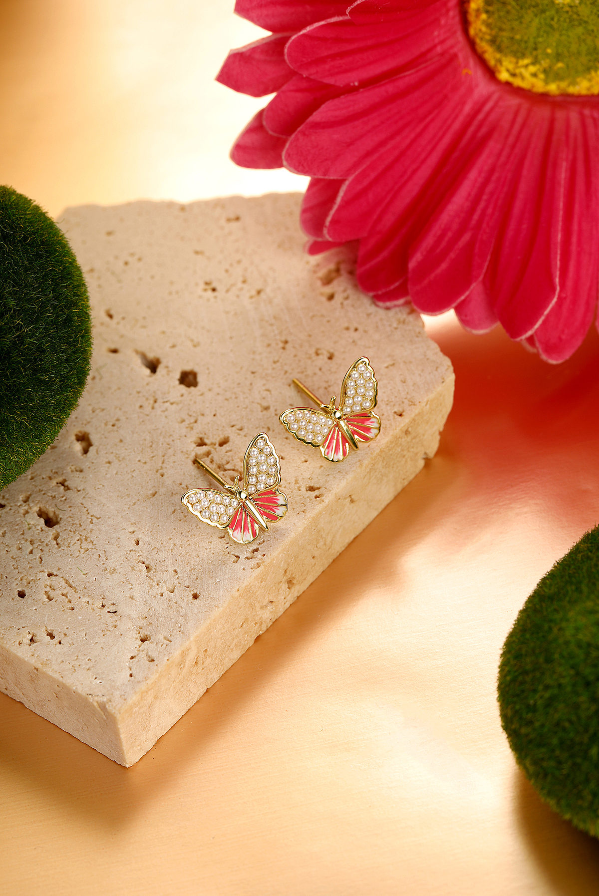 电商首饰摄影 暧色调 小雏菊花朵耳钉项链 小清新