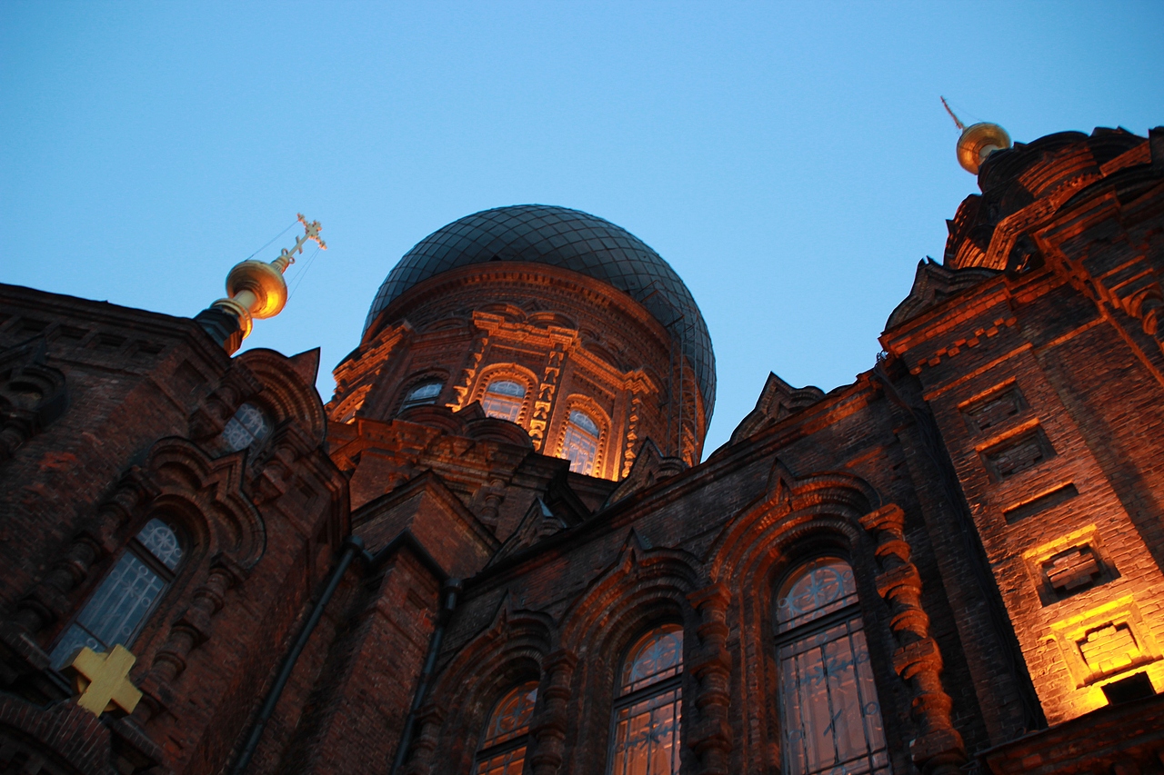 仰望45度角 夜幕下的索菲亚（图ZNjYzMTc3NzI=） - 风光摄影 - 站酷设计师杰克1993原创素材 - 站酷ZCOOL