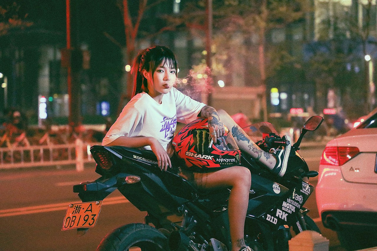 美女机车杜卡迪